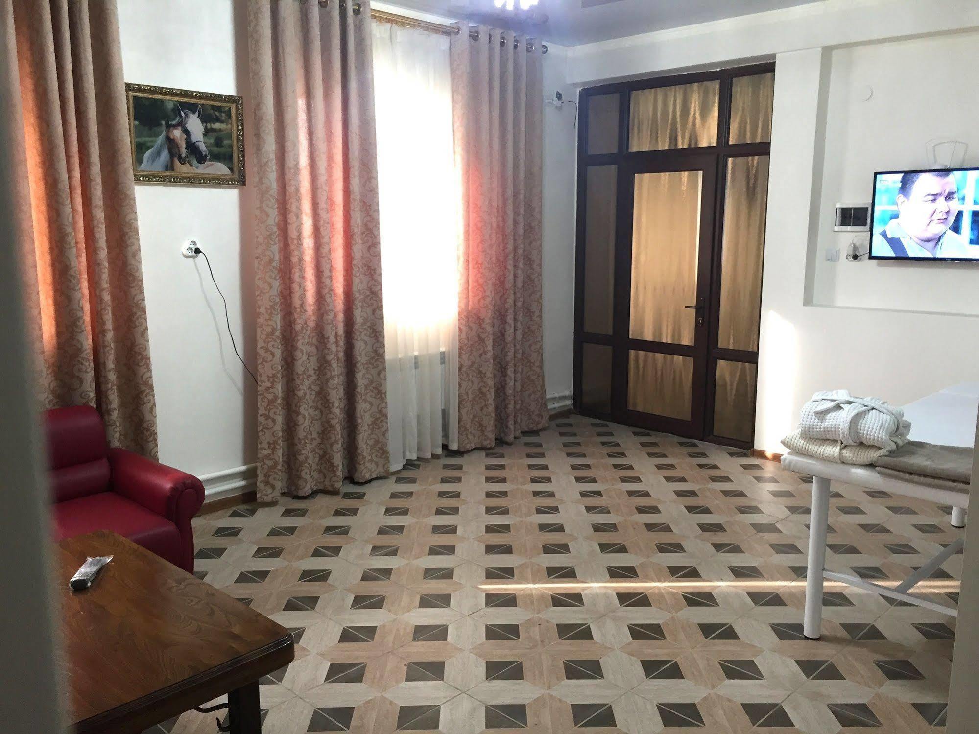 Rich Hotel Bichkek Extérieur photo